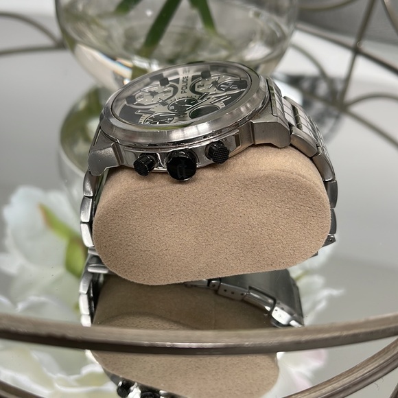 Mens Stainless Steel Police watch - Picture 4 of 5